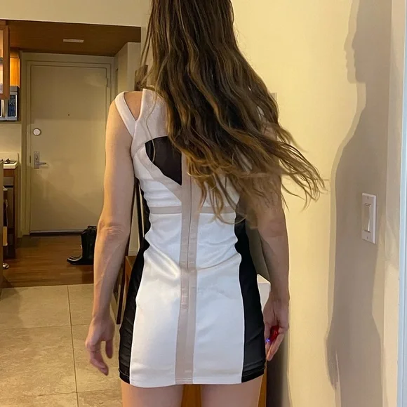 Free Drinks Dress - Picture 2 of 6